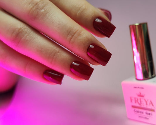 Гел лак модели за къси нокти - стилни идеи с лакове от FREYA Nails