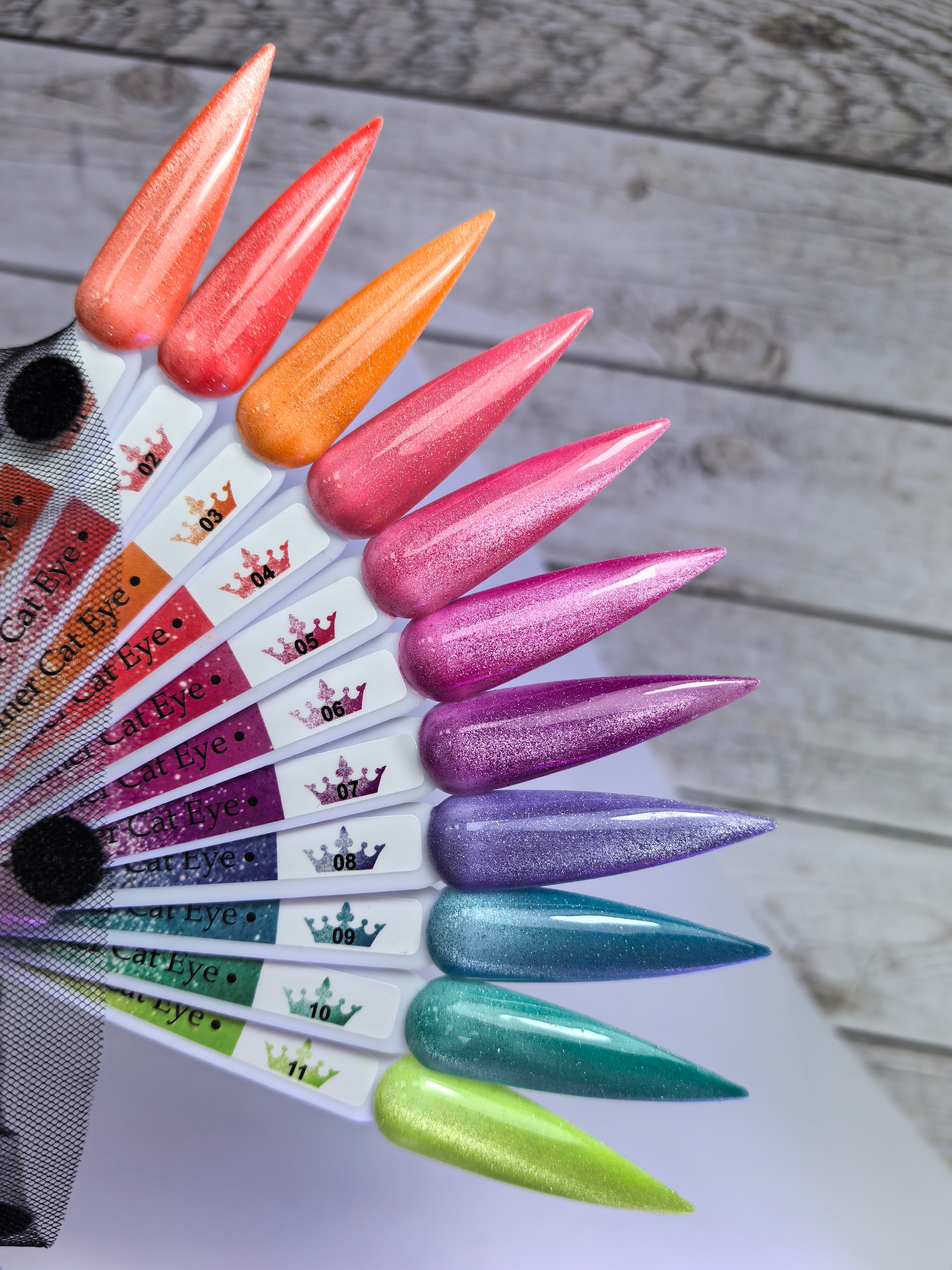 Цветова палитра с гел лак Crazy Summer 02 от Freya Nails, изобразяваща неонови и рефлектиращи ефекти на маникюр.